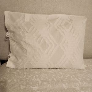Textured pillow sham pair